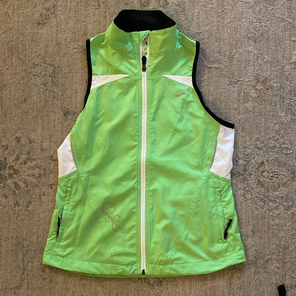 Lightweight Brooks Reflective Running Vest - Size S